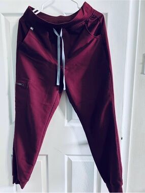 Figs Small Regular  Maroon Joggers  with Drawstring